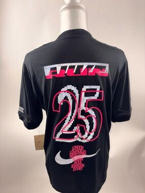 Nwt Nike Women’s Size M Running Jersey